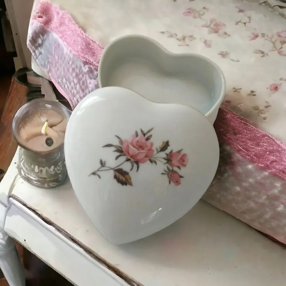 Vintage heart trinket